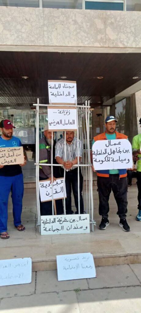 عمال النظافة بأكادير.. صامدون في وجه القهر