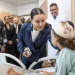 صاحبة السمو الملكي الأميرة للا أسماء تقوم بزيارة لمرضى كينيين ومغاربة استفادوا من زراعة قوقعة الأذن